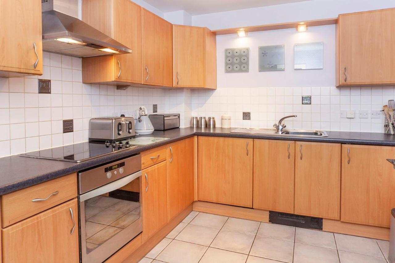 Appartamento Riverbank View Three Bedroom With Free Parking *